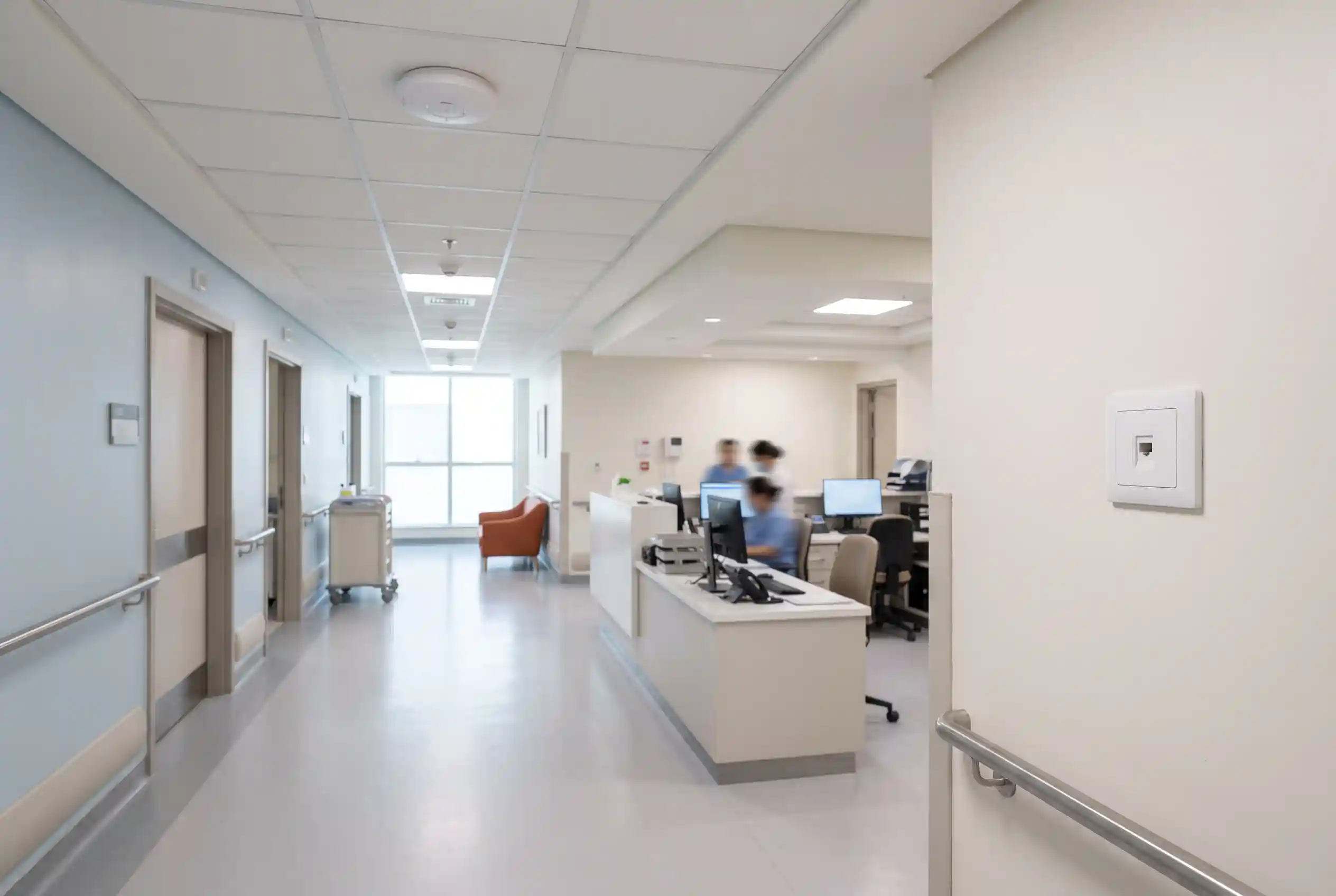 Hospital ward in the UAE with clinical devices connected over a segmented wired and wireless network